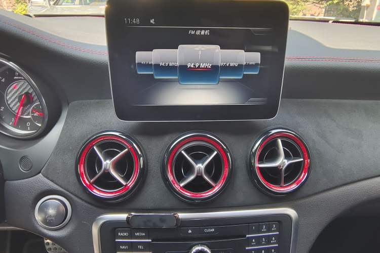 Used Mercedes-Benz GLA AMG 2017 Facelifted AMG GLA 45 4MATIC Interior 3