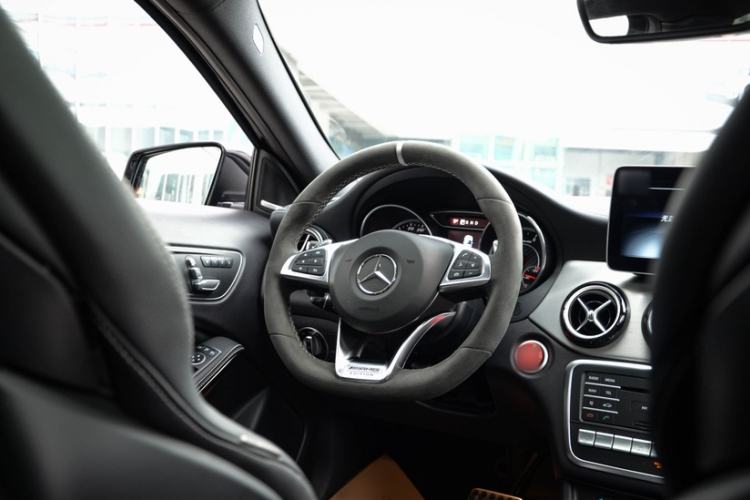 Used Mercedes-Benz GLA AMG 2017 Facelifted AMG GLA 45 4MATIC Interior 6