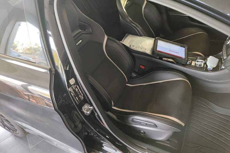 Used Mercedes-Benz GLA AMG 2017 Facelifted AMG GLA 45 4MATIC Right Front Seat