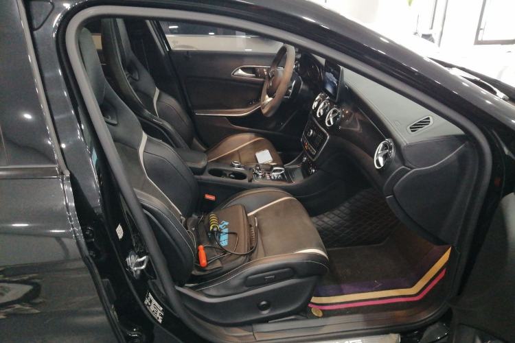 Used Mercedes-Benz GLA AMG 2017 Facelifted AMG GLA 45 4MATIC Right Front Seat