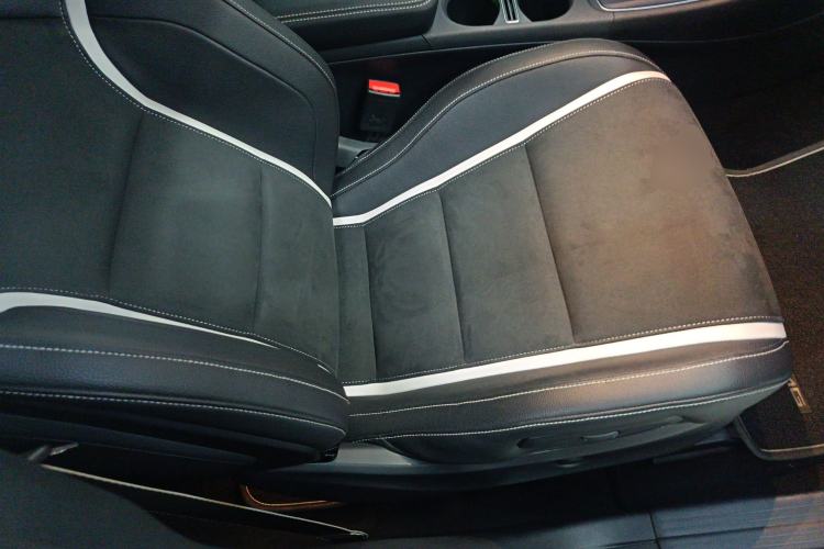 Used Mercedes-Benz GLA AMG 2017 Facelifted AMG GLA 45 4MATIC Right Front Seat