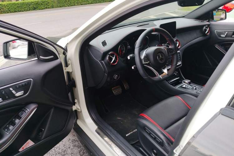 Used Mercedes-Benz GLA AMG 2017 Facelifted AMG GLA 45 4MATIC Driver Seat