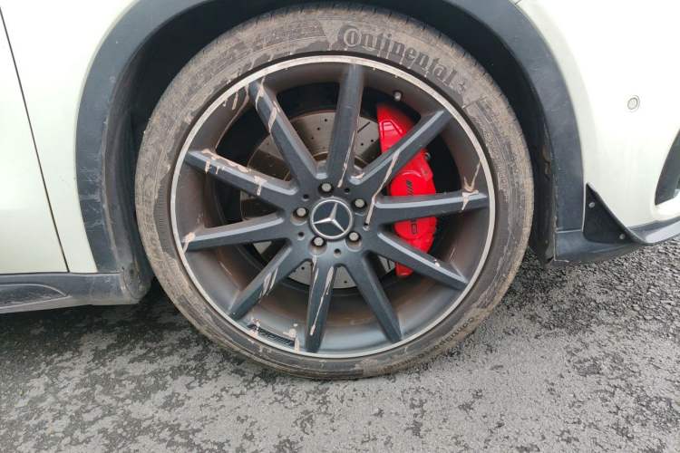 Used Mercedes-Benz GLA AMG 2017 Facelifted AMG GLA 45 4MATIC Right Front Wheel Hub