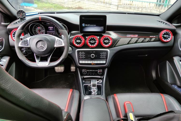Used Mercedes-Benz GLA AMG 2017 Facelifted AMG GLA 45 4MATIC Center Console