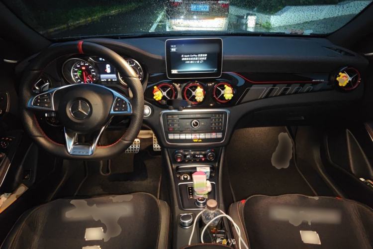 Used Mercedes-Benz GLA AMG 2017 Facelifted AMG GLA 45 4MATIC Center Console