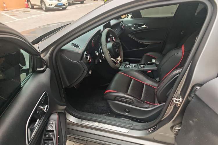 Used Mercedes-Benz GLA AMG 2017 Facelifted AMG GLA 45 4MATIC Driver Seat