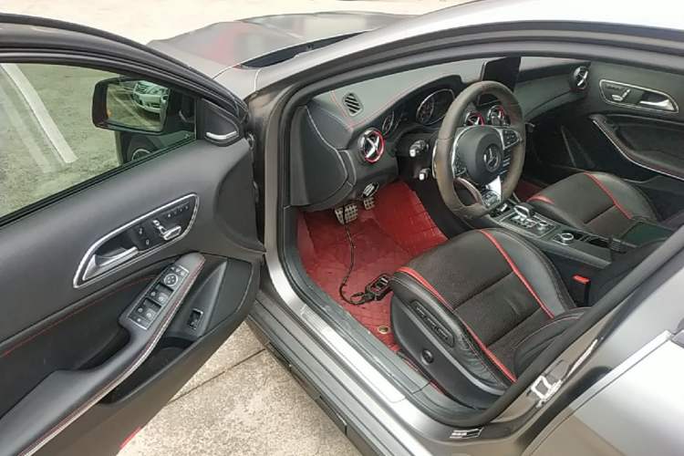 Used Mercedes-Benz GLA AMG 2017 Facelifted AMG GLA 45 4MATIC Driver Seat