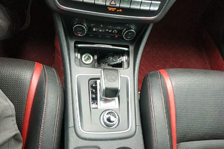 Used Mercedes-Benz GLA AMG 2017 Facelifted AMG GLA 45 4MATIC Gear Lever
