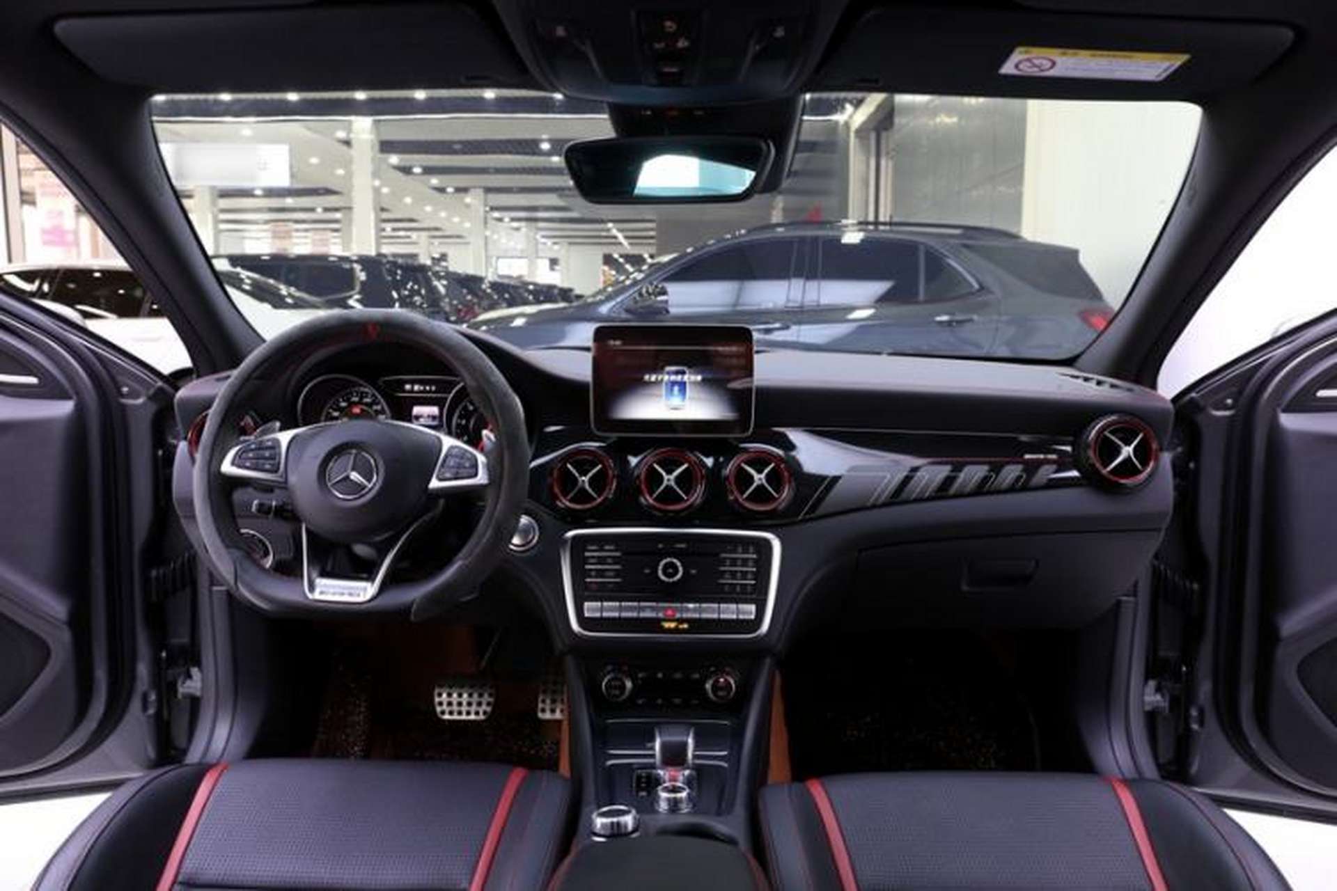 Used Mercedes-Benz GLA AMG 2017 Facelifted AMG GLA 45 4MATIC Interior 1