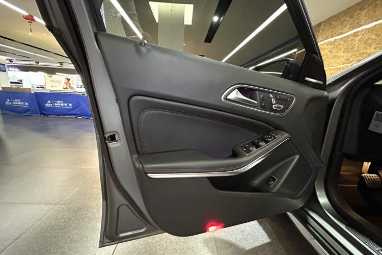 Used Mercedes-Benz GLA AMG 2017 Facelifted AMG GLA 45 4MATIC Interior 2