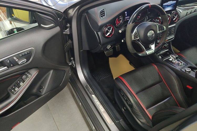 Used Mercedes-Benz GLA AMG 2017 Facelifted AMG GLA 45 4MATIC Interior 2