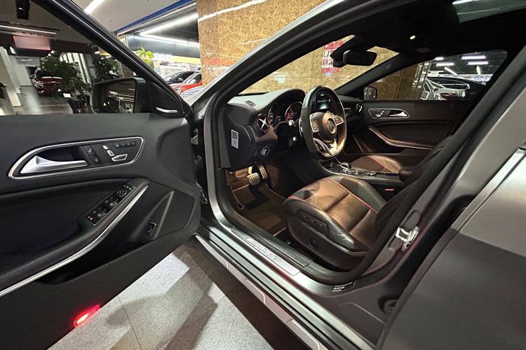 Used Mercedes-Benz GLA AMG 2017 Facelifted AMG GLA 45 4MATIC Interior 3