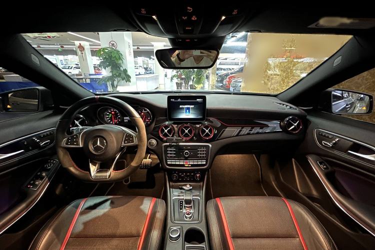 Used Mercedes-Benz GLA AMG 2017 Facelifted AMG GLA 45 4MATIC Interior 6