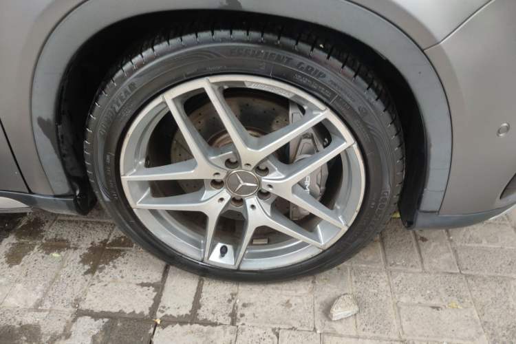 Used Mercedes-Benz GLA AMG 2017 Facelifted AMG GLA 45 4MATIC Right Front Wheel Hub