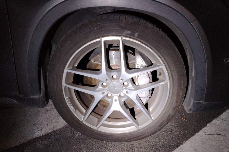 Used Mercedes-Benz GLA AMG 2017 AMG GLA 45 4MATIC Right Front Wheel Hub