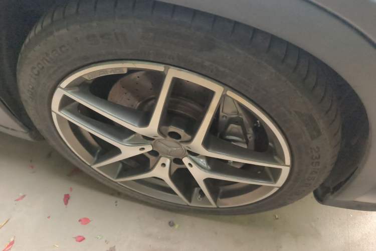 Used Mercedes-Benz GLA AMG 2017 AMG GLA 45 4MATIC Right Front Wheel Hub
