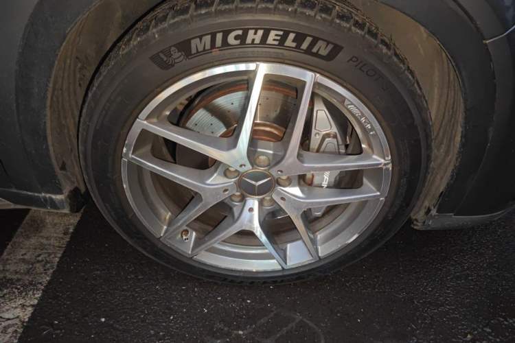 Used Mercedes-Benz GLA AMG 2017 Facelifted AMG GLA 45 4MATIC Right Front Wheel Hub