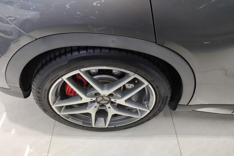 Used Mercedes-Benz GLA AMG 2017 Facelifted AMG GLA 45 4MATIC Right Rear Wheel Hub