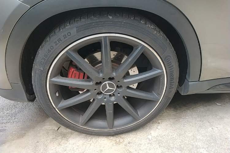 Used Mercedes-Benz GLA AMG 2017 Facelifted AMG GLA 45 4MATIC Right Rear Wheel Hub