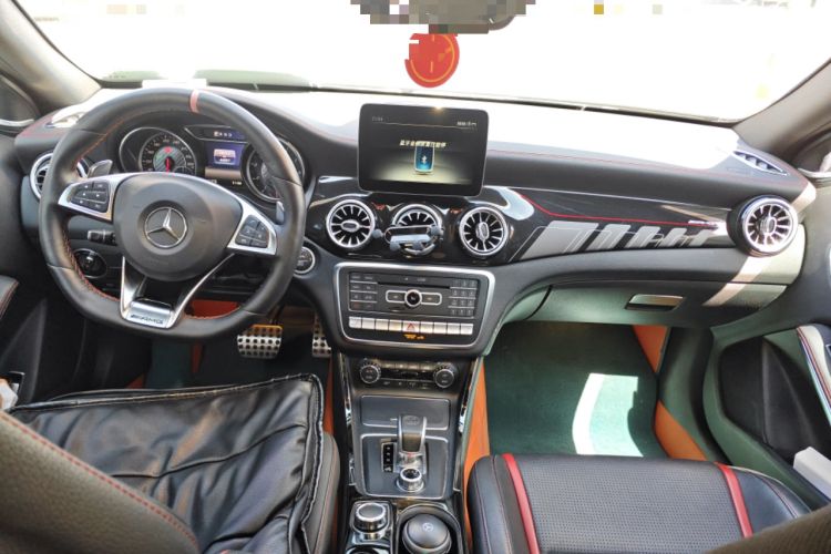 Used Mercedes-Benz GLA AMG 2017 Facelifted AMG GLA 45 4MATIC Center Console