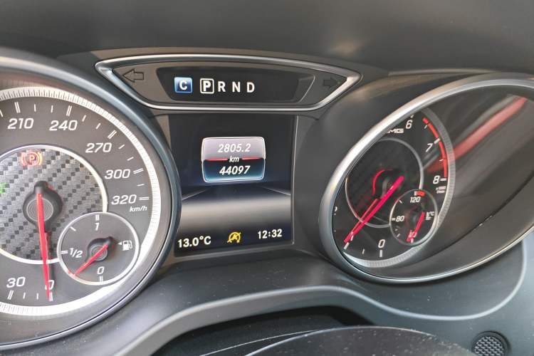 Used Mercedes-Benz GLA AMG 2017 Facelifted AMG GLA 45 4MATIC Odometer Close Up