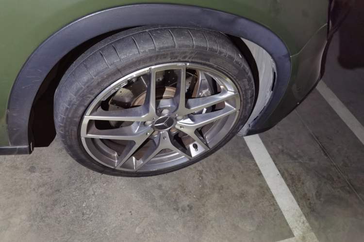 Used Mercedes-Benz GLA AMG 2017 Facelifted AMG GLA 45 4MATIC Right Front Wheel Hub