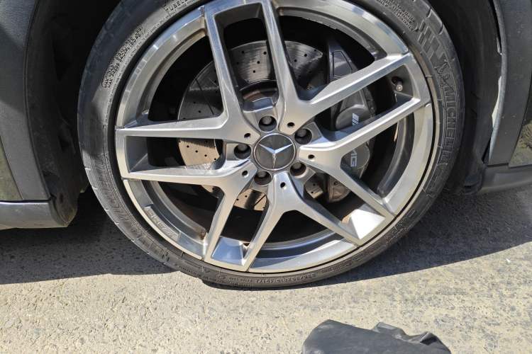 Used Mercedes-Benz GLA AMG 2017 Facelifted AMG GLA 45 4MATIC Right Front Wheel Hub