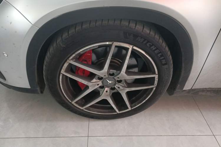 Used Mercedes-Benz GLA AMG 2017 Facelifted AMG GLA 45 4MATIC Left Front Wheel Hub
