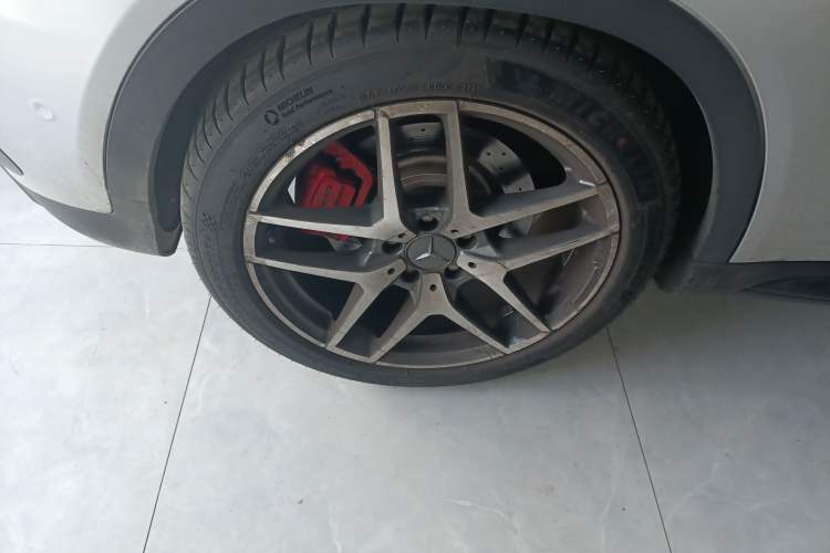 Used Mercedes-Benz GLA AMG 2017 Facelifted AMG GLA 45 4MATIC Right Rear Wheel Hub