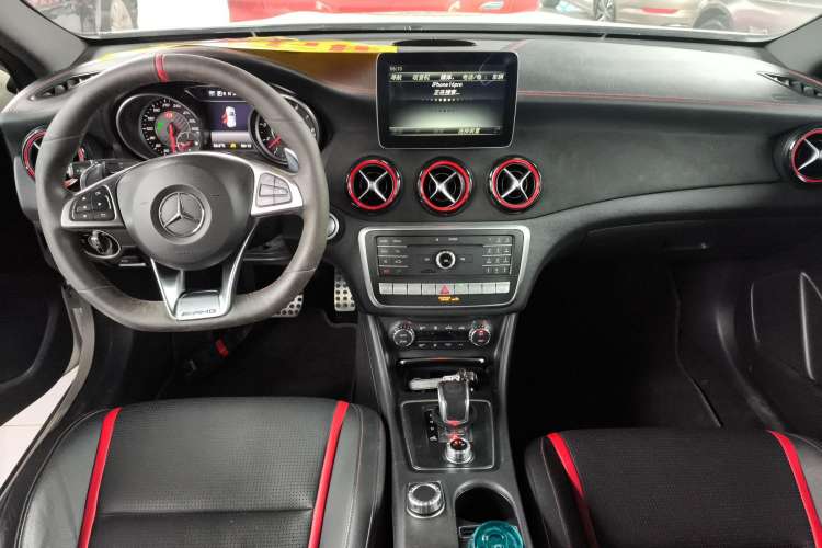 Used Mercedes-Benz GLA AMG 2017 Facelifted AMG GLA 45 4MATIC Center Console