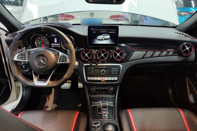 Used Mercedes-Benz GLA AMG 2017 Facelifted AMG GLA 45 4MATIC Center Console