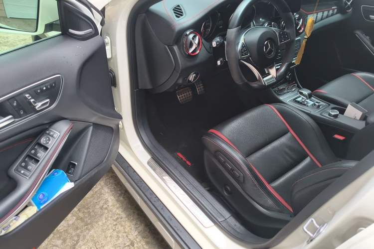 Used Mercedes-Benz GLA AMG 2017 Facelifted AMG GLA 45 4MATIC Driver Seat