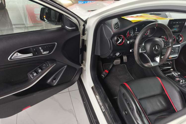 Used Mercedes-Benz GLA AMG 2017 Facelifted AMG GLA 45 4MATIC Driver Seat