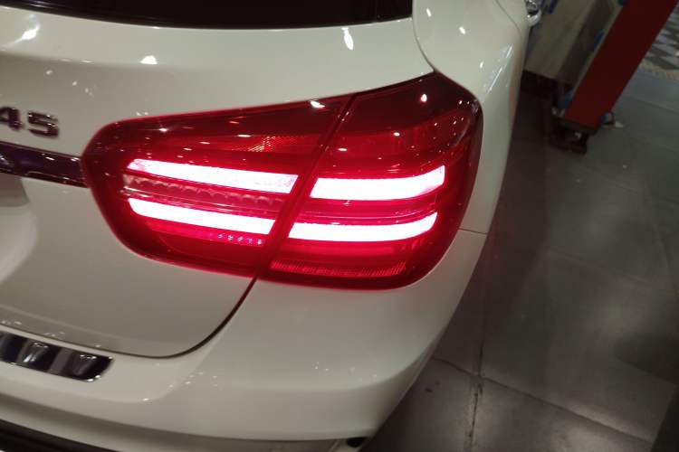 Used Mercedes-Benz GLA AMG 2017 Facelifted AMG GLA 45 4MATIC Exterior 6