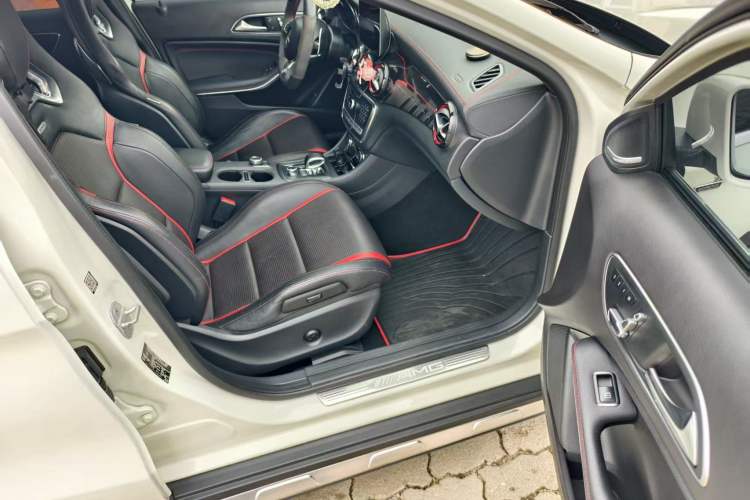 Used Mercedes-Benz GLA AMG 2017 Facelifted AMG GLA 45 4MATIC Interior 2