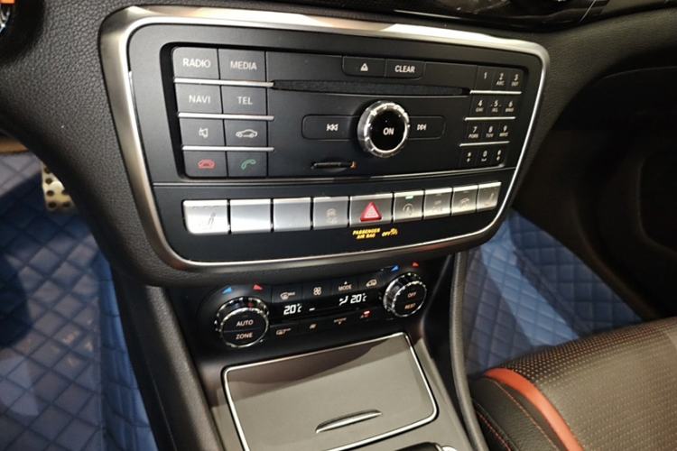 Used Mercedes-Benz GLA AMG 2017 Facelifted AMG GLA 45 4MATIC Interior 3