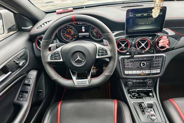 Used Mercedes-Benz GLA AMG 2017 Facelifted AMG GLA 45 4MATIC Interior 6