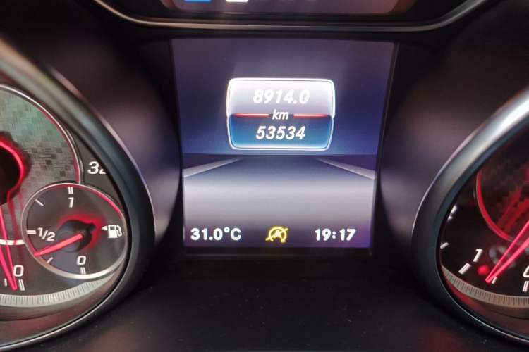 Used Mercedes-Benz GLA AMG 2017 Facelifted AMG GLA 45 4MATIC Odometer Close Up