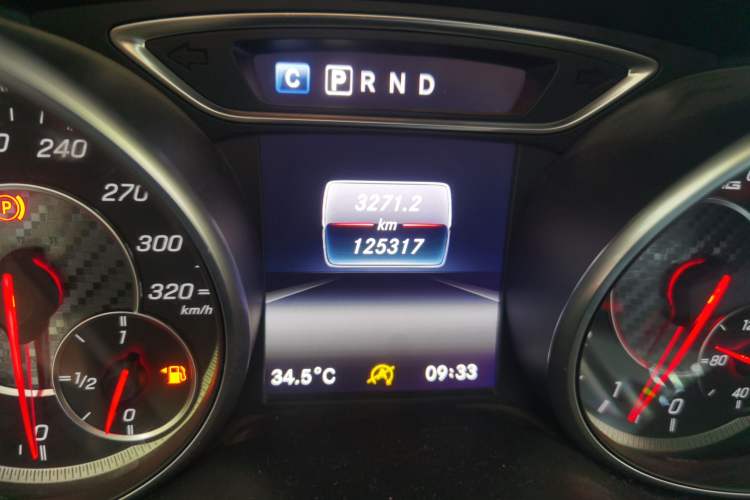 Used Mercedes-Benz GLA AMG 2017 Facelifted AMG GLA 45 4MATIC Odometer Close Up