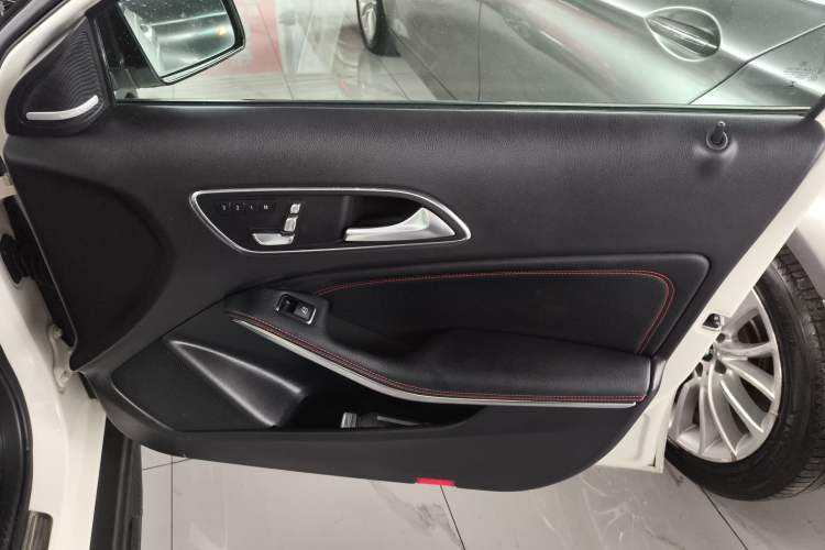 Used Mercedes-Benz GLA AMG 2017 Facelifted AMG GLA 45 4MATIC Right Front Door Interior