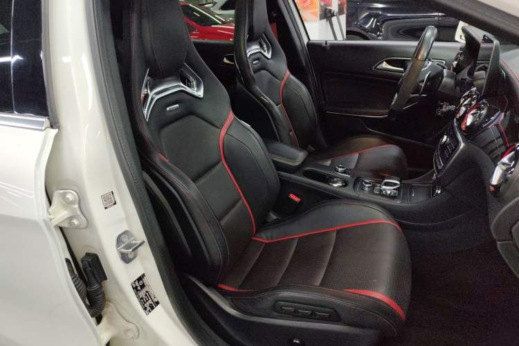 Used Mercedes-Benz GLA AMG 2017 Facelifted AMG GLA 45 4MATIC Right Front Seat