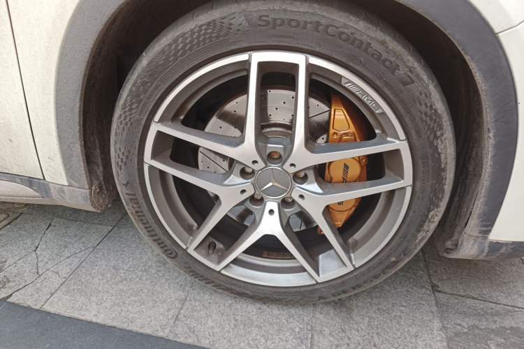 Used Mercedes-Benz GLA AMG 2017 Facelifted AMG GLA 45 4MATIC Right Front Wheel Hub
