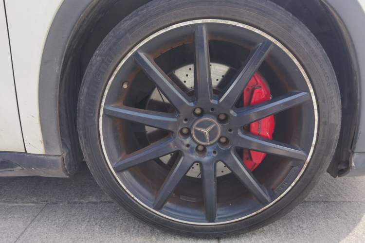 Used Mercedes-Benz GLA AMG 2017 Facelifted AMG GLA 45 4MATIC Right Front Wheel Hub