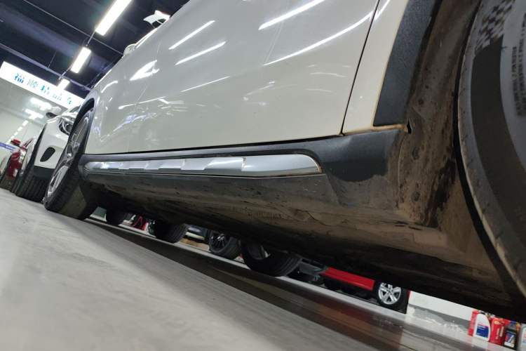Used Mercedes-Benz GLA AMG 2017 Facelifted AMG GLA 45 4MATIC Right Side Sill