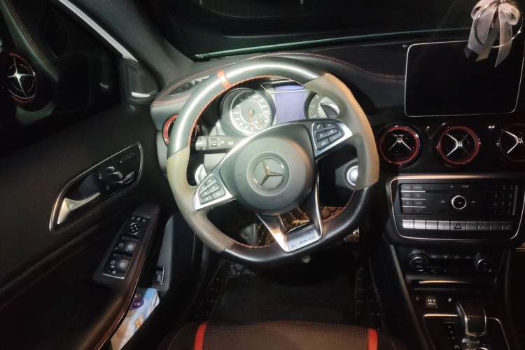 Used Mercedes-Benz GLA AMG 2017 Facelifted AMG GLA 45 4MATIC Steering Wheel