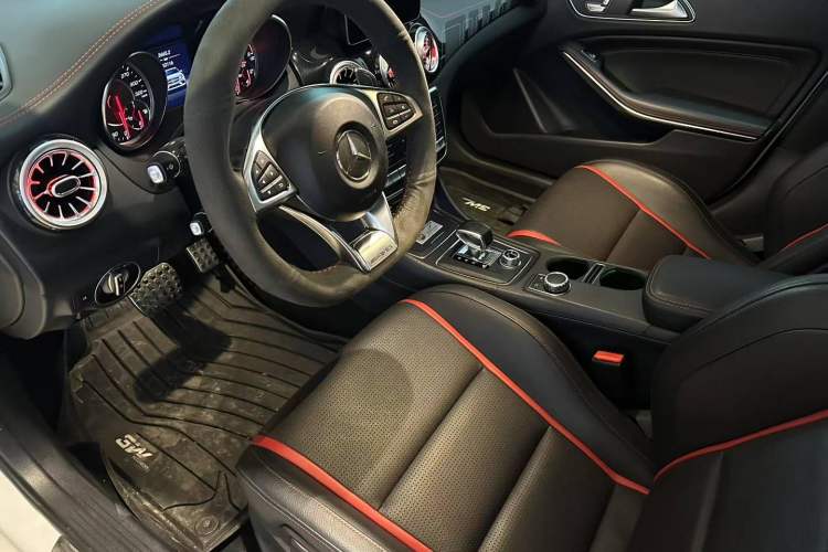 Used Mercedes-Benz GLA AMG 2017 Facelifted AMG GLA 45 4MATIC Interior 1