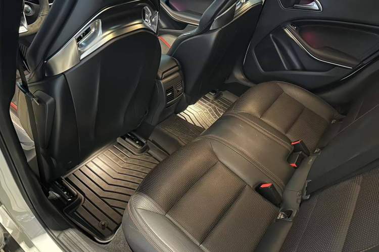 Used Mercedes-Benz GLA AMG 2017 Facelifted AMG GLA 45 4MATIC Interior 2