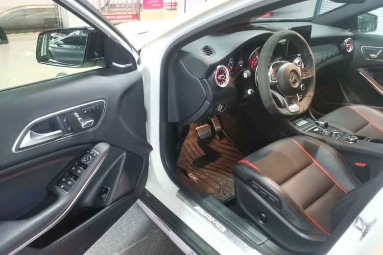 Used Mercedes-Benz GLA AMG 2017 Facelifted AMG GLA 45 4MATIC Interior 3