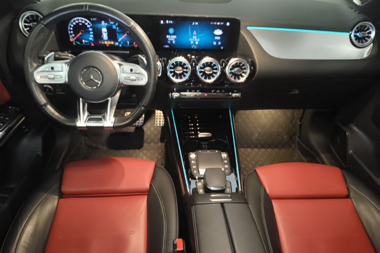 Used Mercedes-Benz GLA AMG 2021 AMG GLA 35 4MATIC Center Console