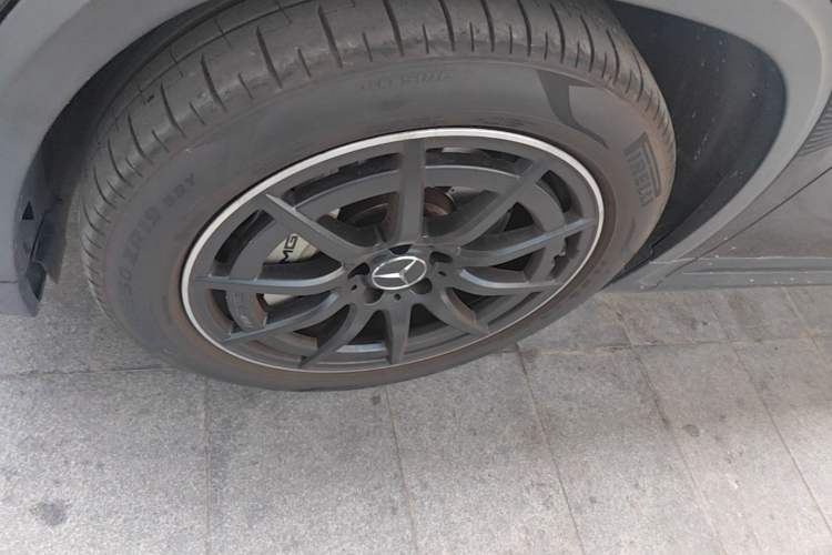 Used Mercedes-Benz GLA AMG 2021 AMG GLA 35 4MATIC Left Front Wheel Hub